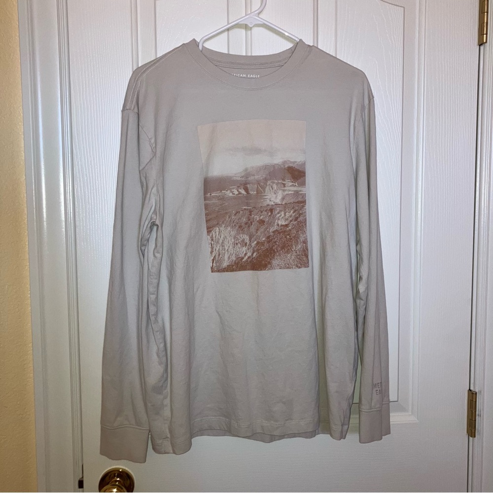 american Eagle men’s brown shirt